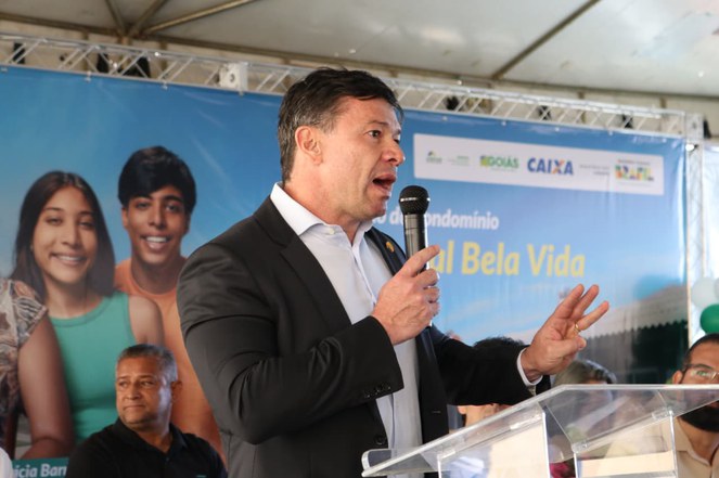 Na foto Fabrício Lebeis falando ao público do evento.