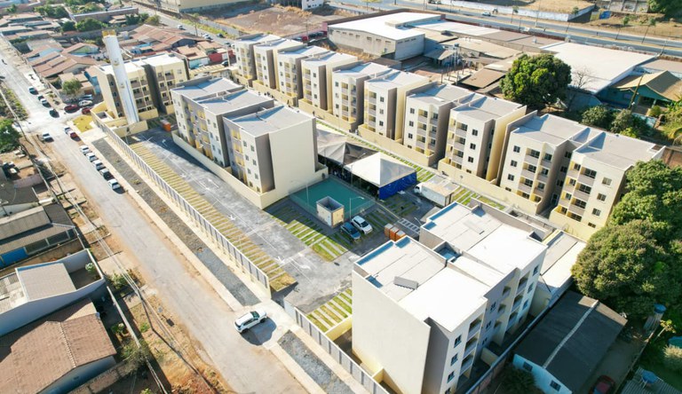 Na foto vista aérea dos novos prédios de residencial do MCMV em Luziânia