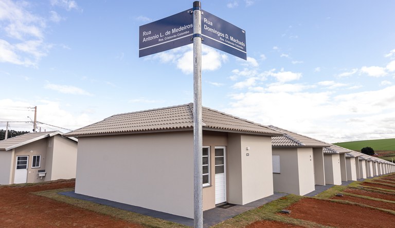 Na imagem conjunto habitacional do programa Minha Casa, Minha Vida