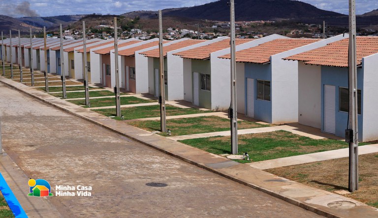Na imagem conjunto habitacional do programa Minha Casa, Minha Vida
