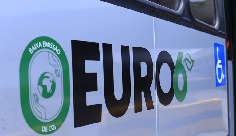 Imagem de ônibus do transporte público