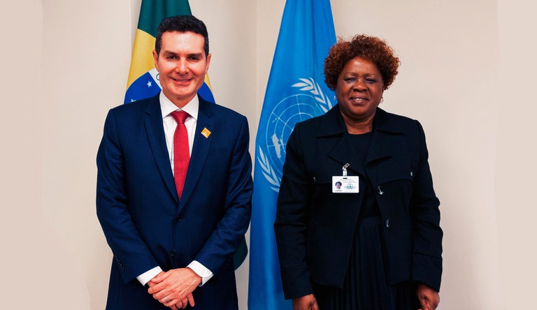 Na foto o ministro da cidade e a secretária de Habitação do Quênia