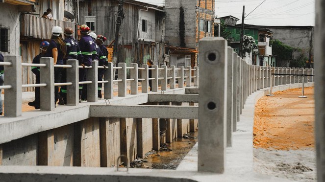Canal de tratamento de água em Belém