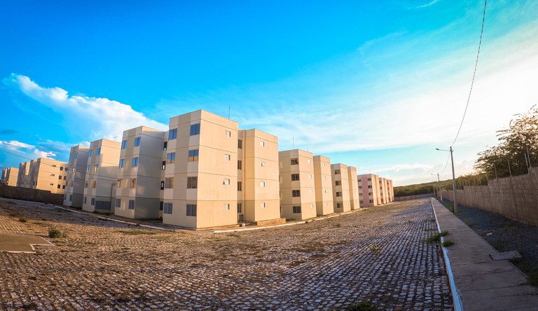 Na imagem casas do programa Minha Casa, Minha Vida