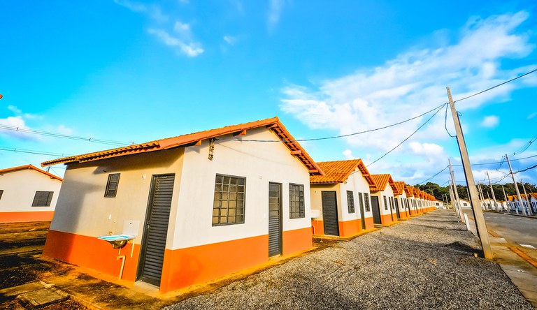 Na foto imagem panorâmica de unidades habitacionais do MCMV