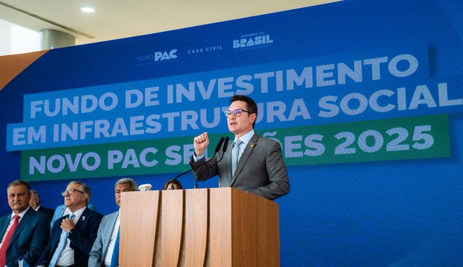 Na imagem, ministro Jader Filho discursa em evento de divulgação do Novo PAC