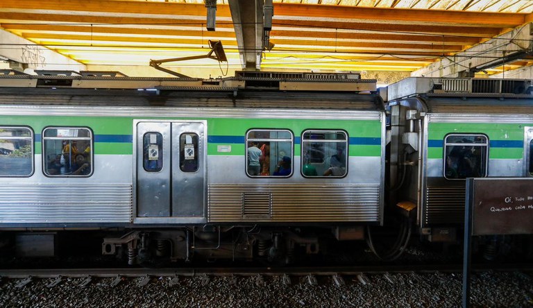 Na imagem área externa do metrô de Recife