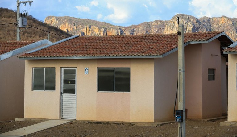 Na imagem casa do programa Minha Casa, Minha Vida, em Serra Telhada, Pernambuco