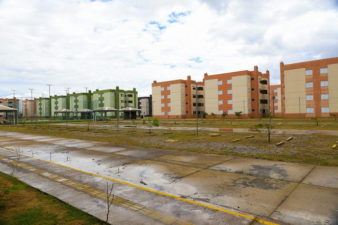 Na imagem prédios do Minha Casa, Minha Vida