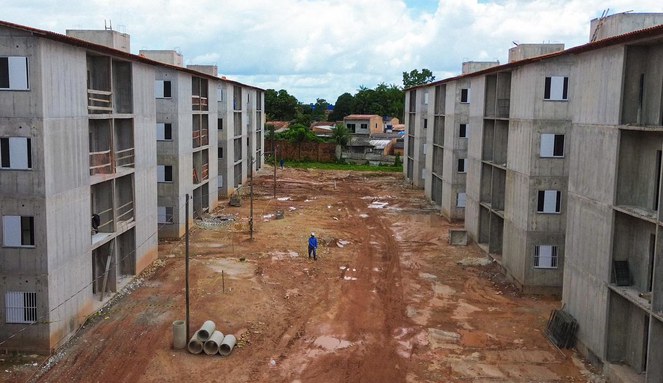 Minha Casa, Minha Vida em Belém (PA): obras do Residencial Tapanã atingem 50% e seleção de famílias é iniciada Na imagem obra de conjunto habitacional