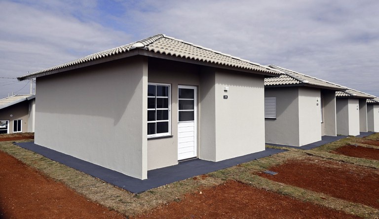 Na imagem foto panorâmica de conjunto habitacional do Minha Casa, Minha Vida.