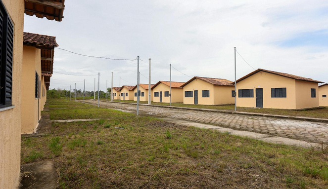 Na foto imagem panorâmica de unidades habitacionais do MCMV
