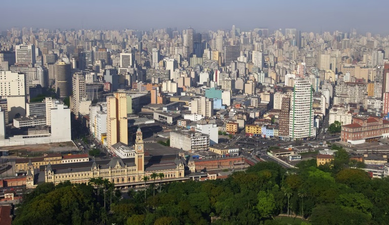 Imagem panorâmica de cidade brasileira