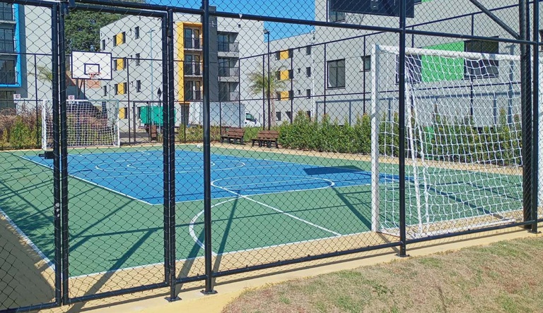 Na imagem quadra poliesportiva do Residencial Vittace Nature Módulos I e II