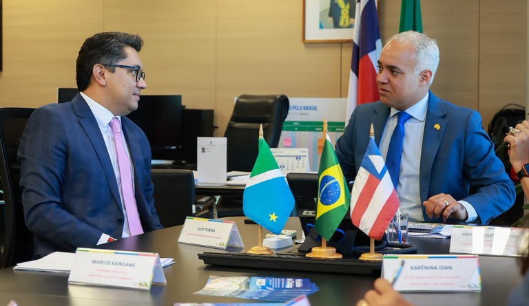 Os ministros reunidos