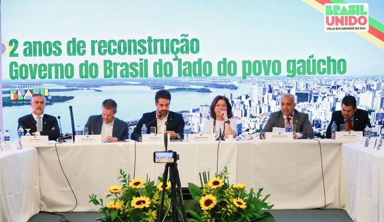Na imagem ministro Vladimir Lima em reunião com grupo de representantes do governo do Rio Grande do Sul