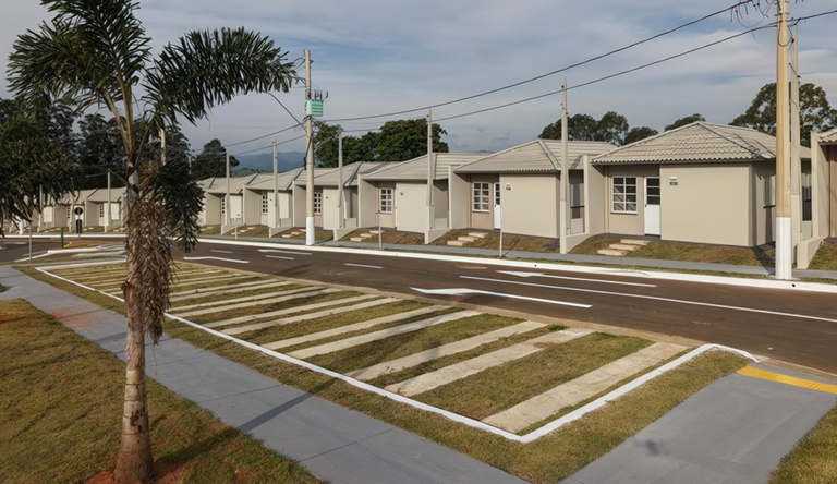 Na foto imagem panorâmica de unidades habitacionais do MCMV