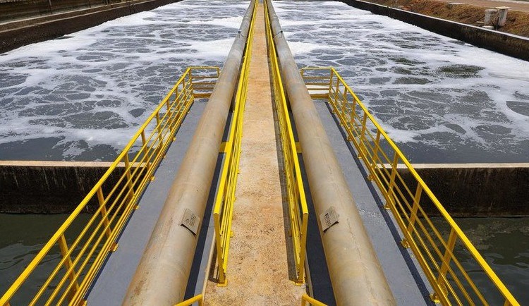 Na imagem estação de tratamento de ´água e esgoto