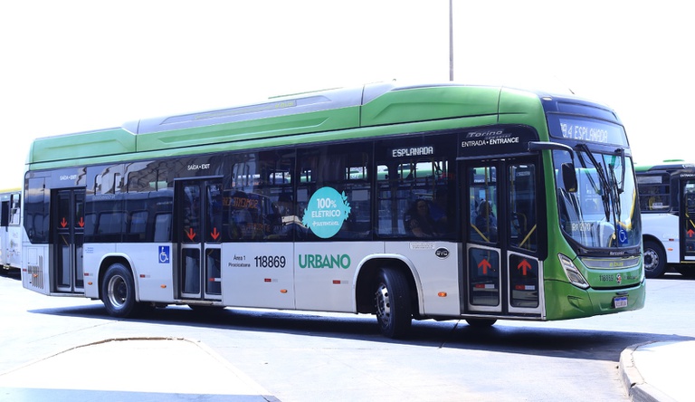Na imagem ônibus parados na rodoviária do plano piloto, em Brasília