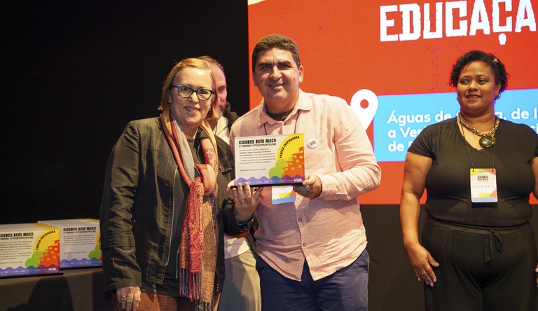 Representantes das cidades premiadas