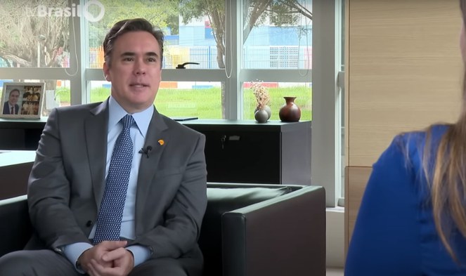 O secretário Nacional de Mobilidade Urbana, Denis Andia, concedeu entrevista a TV Brasil. Crédito: TV Brasil/Divulgação.