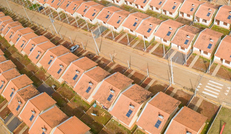 Na foto imagem aérea de unidades habitacionais do MCMV