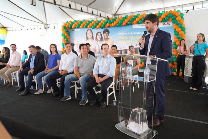 Augusto Rabelo discursando para o público