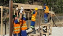 Na imagem homens trabalhando em obra de revitalização e infraestrutura