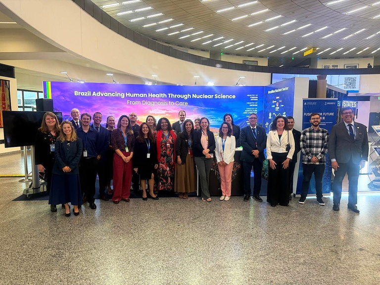 Inauguração do estande do Brasil na 70ª Conferência Geral da AIEA
