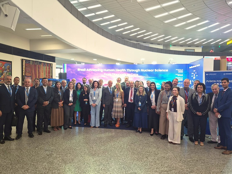 Inauguração do estande do Brasil na 70ª Conferência Geral da AIEA