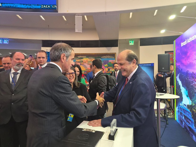 Inauguração do estande do Brasil na 70a Conferência Geral da AIEA