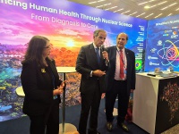 Diretor Geral da AIEA inaugura estande do Brasil na 70a  Conferência Geral da AIEA