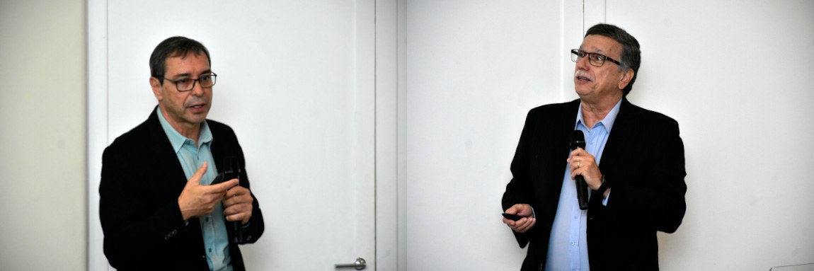 À esquerda, Carlos Frederico de Angelis, do Cemaden. À direita, Paulo Ferreira, do IRD/ANSN (Foto: Douglas Troufa/CNEN)