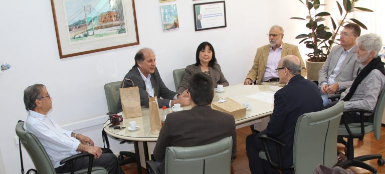 Comitiva da CNEN é recebida no CENA/USP (Foto: Divulgação/CENA/USP)