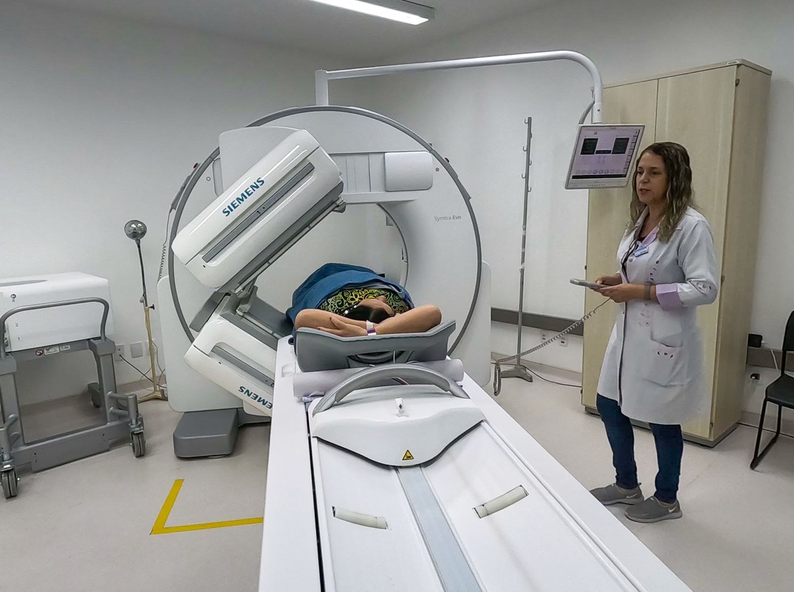 SPECT-CT, equipamento de medicina nuclear que combina cintilografia e tomografia computadorizada, foi doado pela AIEA, em projeto de colaboração com a CNEN (Foto:Guilherme Almeida)