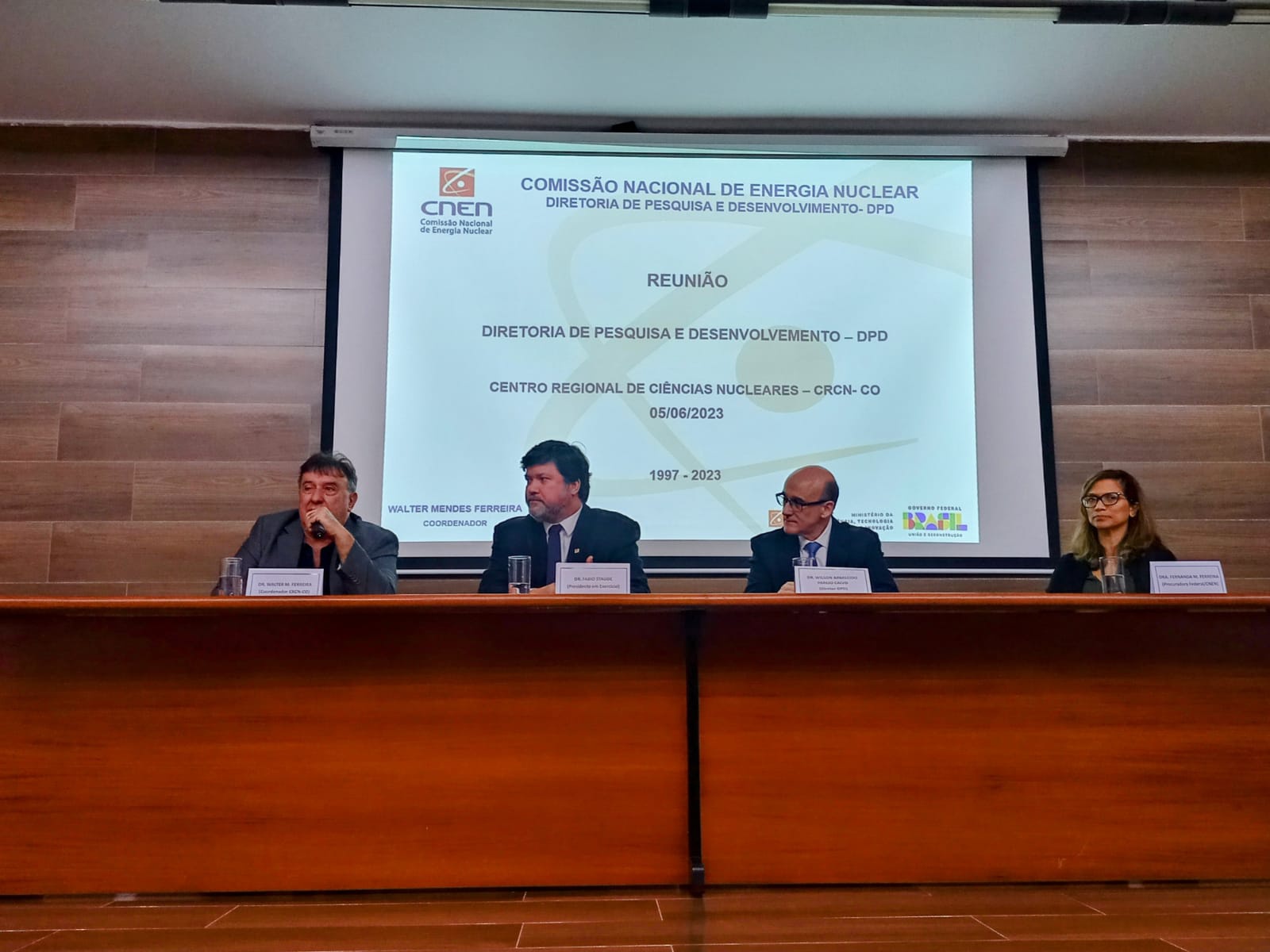 Da esquerda para a direita: Walter Mendes (CRCN-CO), Fabio Staude (CNEN), Wilson Calvo (DPD/CNEN) e Fernanda Ferreira (Procuradoria Jurídica/CNEN) (Foto:Assessoria/CRNC-CO)