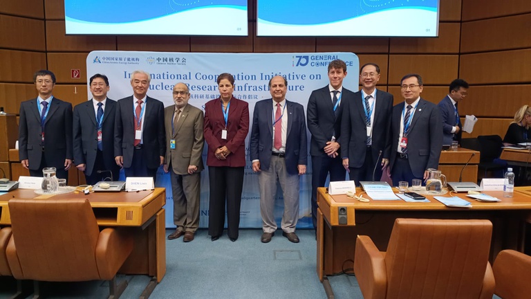 Cooperação internacional em pesquisa nuclear