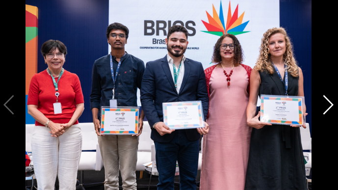 Imagem entrega Prêmio BRICS.PNG