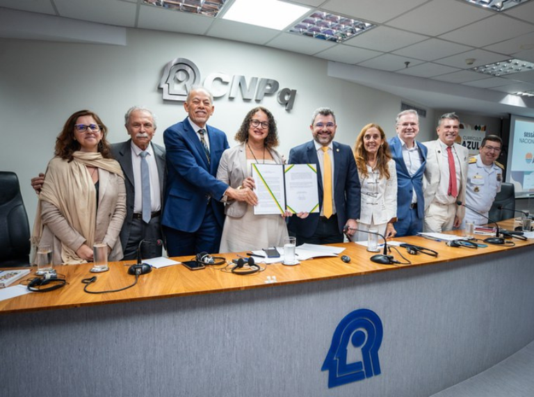 MCTI assina protocolo de intenções para incluir cultura oceânica no currículo escolar nacional