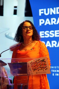 Luciana Santos