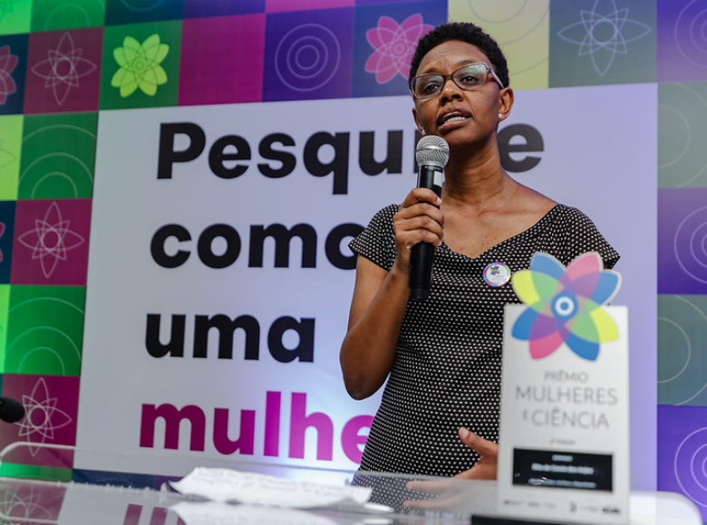 Nos discursos, vencedoras expressaram gratidão e emoção; para presidente do CNPq, prêmio sinaliza claro enfrentamento a obstáculos para avanço da equidade de gênero na comunidade científica e na sociedade.