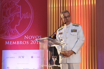 Almirante Bento Albuquerque, discursando (2).jpg