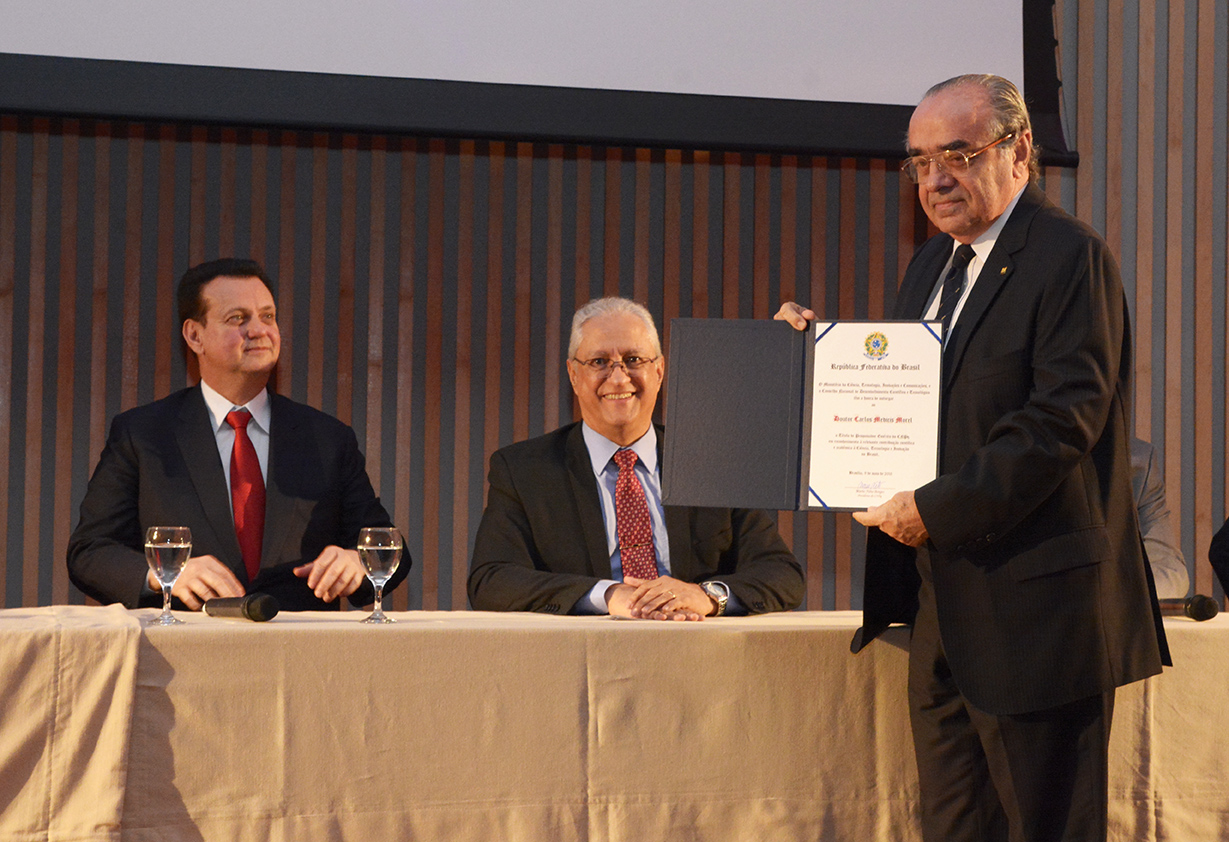 Ministro Kassab, Mário Neto e Carlos Morel.jpg
