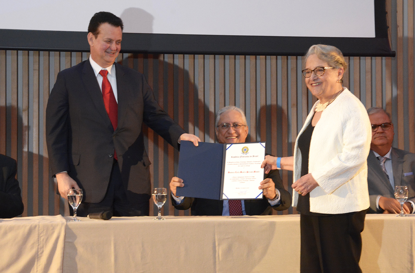 Ministro Kassab, Mário Neto e Leyla Perrone.jpg