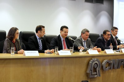 Marcelo Morales, Pres. Substituto, CNPq, Ministro Kassab, MCTIC e demais autoridades- Foto Marcelo Gondim (30).JPG
