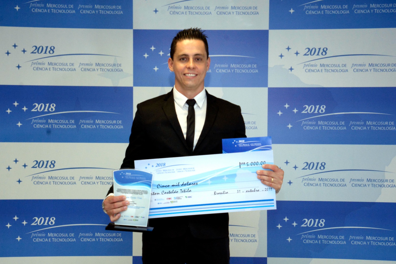 Everton Castelão Tetila.JPG