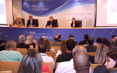 João Luiz Azevedo-CNPq, Júlio Semeghini-MCTIC, Paulo Alvim-MCRIC e TATIANA rIBEIRO-mbc.JPG