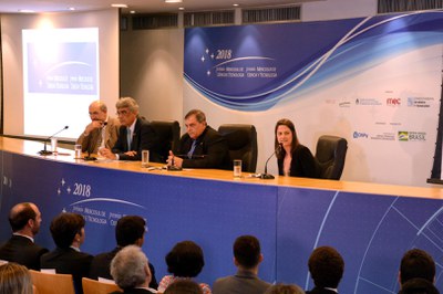 João Luiz Azevedo-CNPq, Júlio Semeghini-MCTIC, Paulo Alvim-MCTIC e Tatiana Ribeiro-MBC.JPG