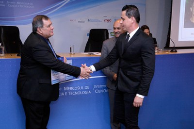 Paulo Alvim-MCTIC e Everton Castelão Tetila.JPG