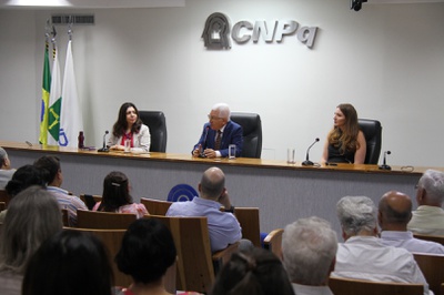 107. Mesa de Apresentação